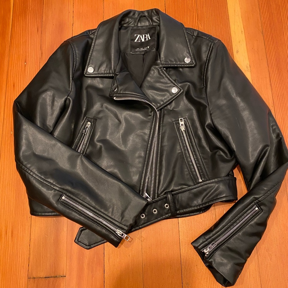 Zara black faux leather crop biker jacket with belt and silver hardware L